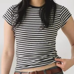 Old Navy Snug Crew-Neck Ribbed T-Shirt Medium Size